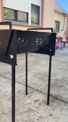 Čelični element sa natpisom sečenim fiber laserom — Enterijeri Bosanac